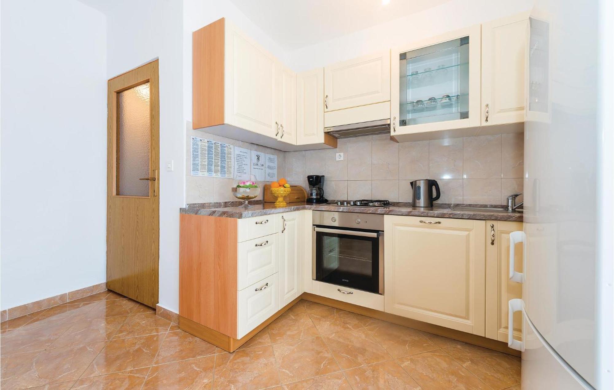 4 Bedroom Cozy Apartment In Vodice Zewnętrze zdjęcie