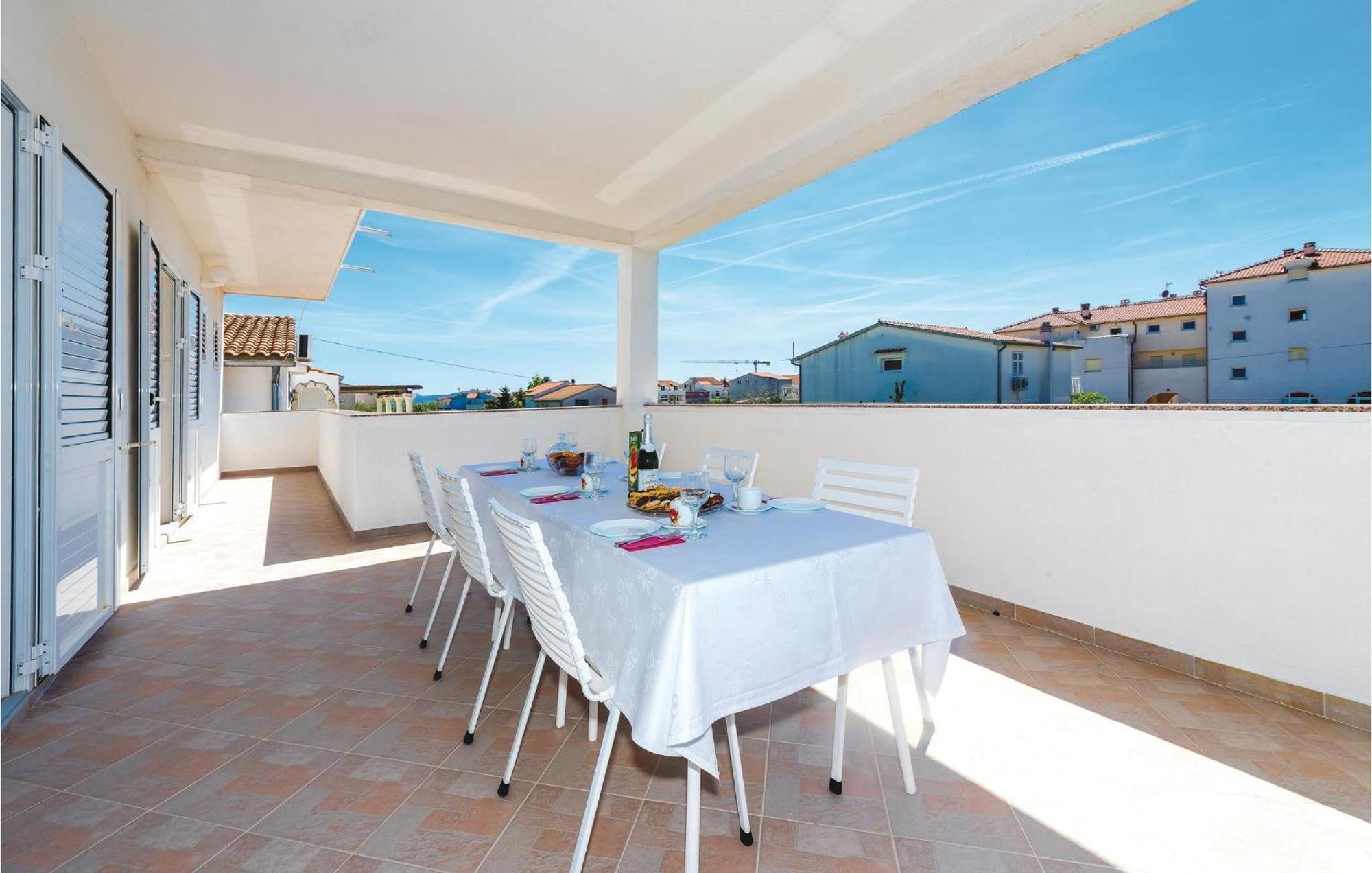 4 Bedroom Cozy Apartment In Vodice Zewnętrze zdjęcie