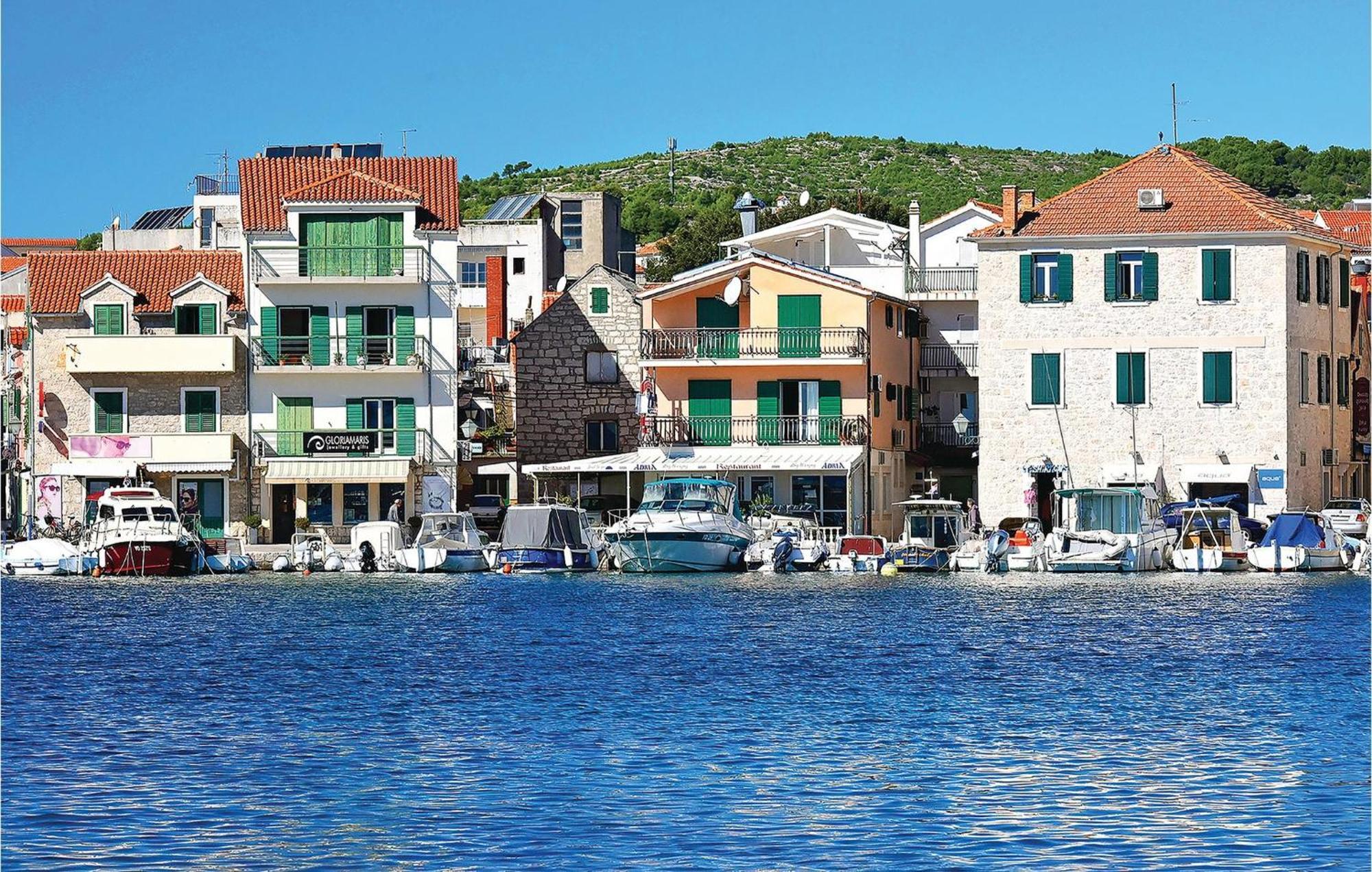 4 Bedroom Cozy Apartment In Vodice Zewnętrze zdjęcie