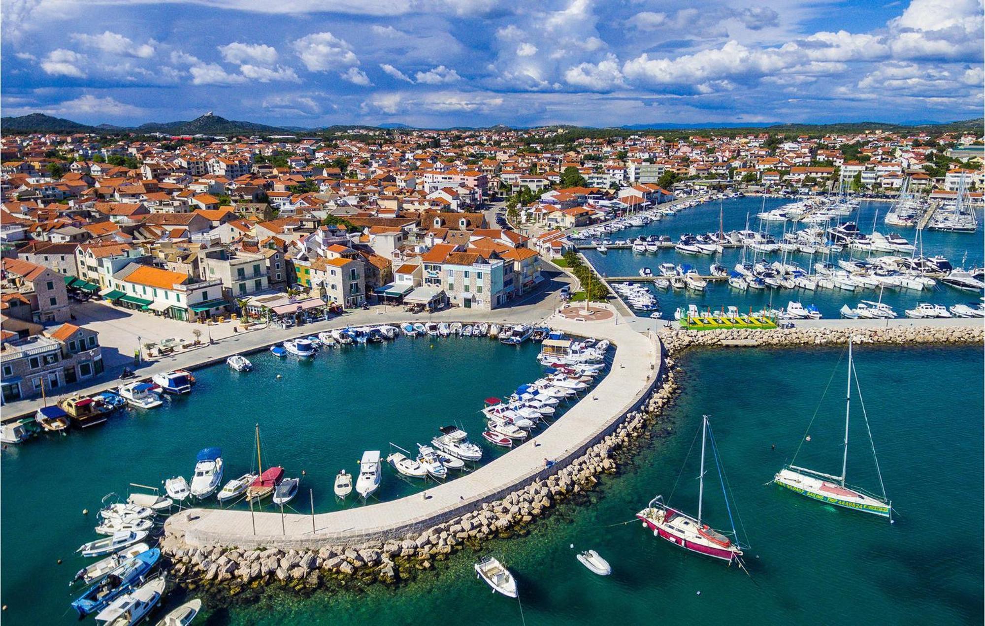 4 Bedroom Cozy Apartment In Vodice Zewnętrze zdjęcie